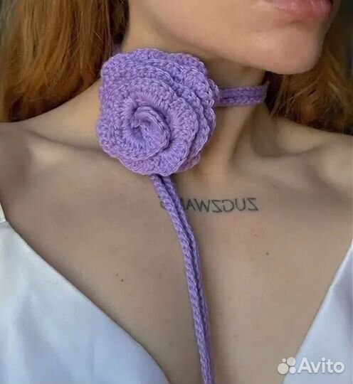Вязаный чокер роза