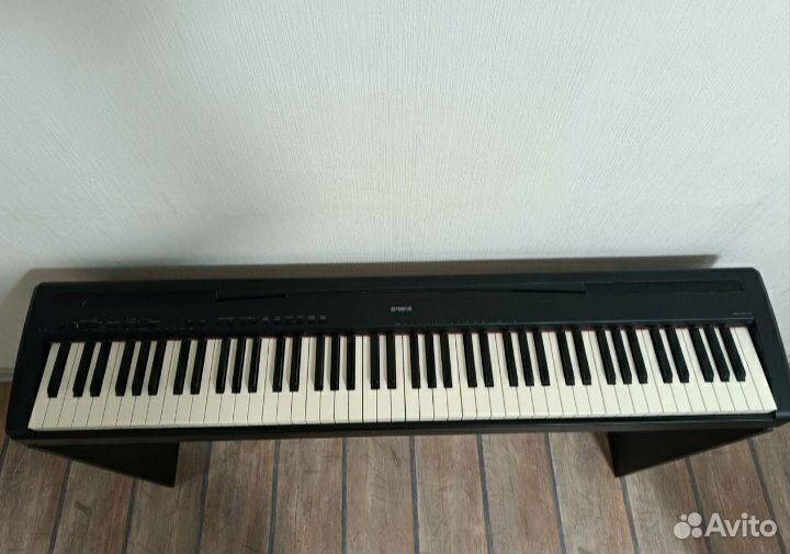 Электронное пианино Yamaha P-95