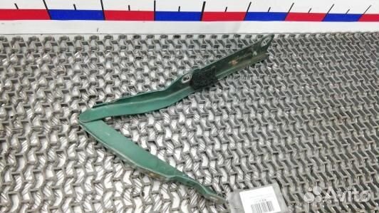 Петля капота jeep grand cherokee WJ (81C06D501)