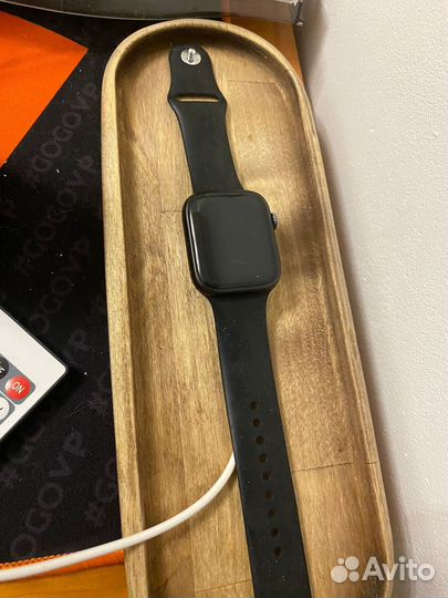 Наручные часы, наушники