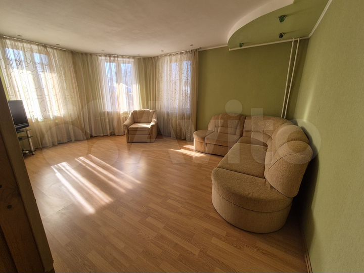 2-к. квартира, 57 м², 1/2 эт.