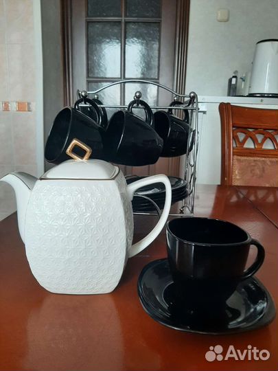 Набор чашек, чайник