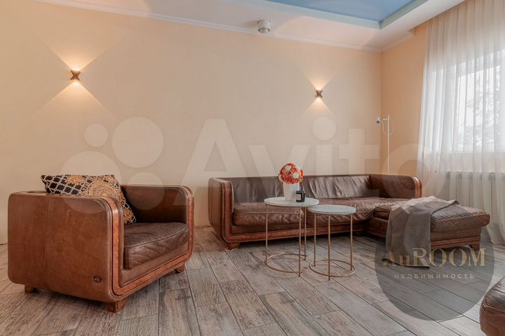 Коттедж 220,4 м² на участке 18 сот.