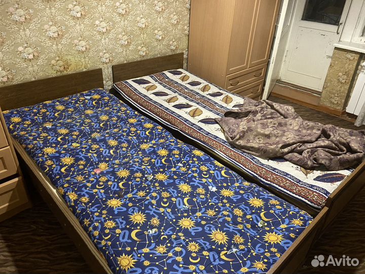 Две односпальные кровати