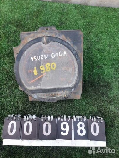 Панель приборов Isuzu Giga CXZ71J 10PD1 1993