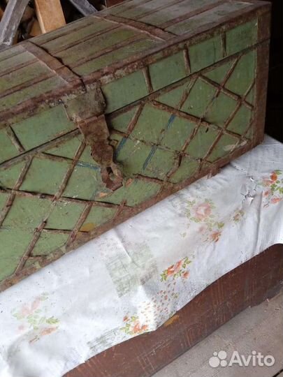 Сундук деревянный старинный