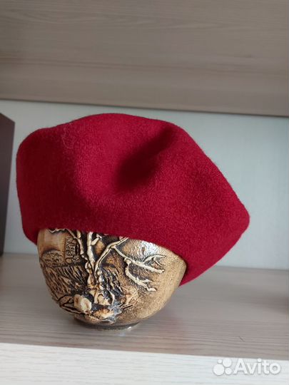 Берет новый