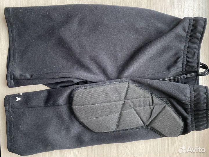 Вратарские шорты футбольные