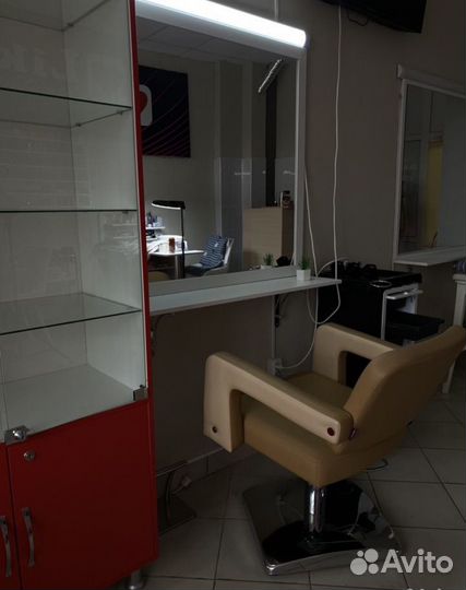 Парикмахерское кресло