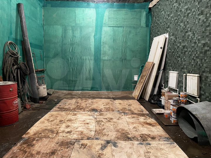 Гараж, > 30 м²