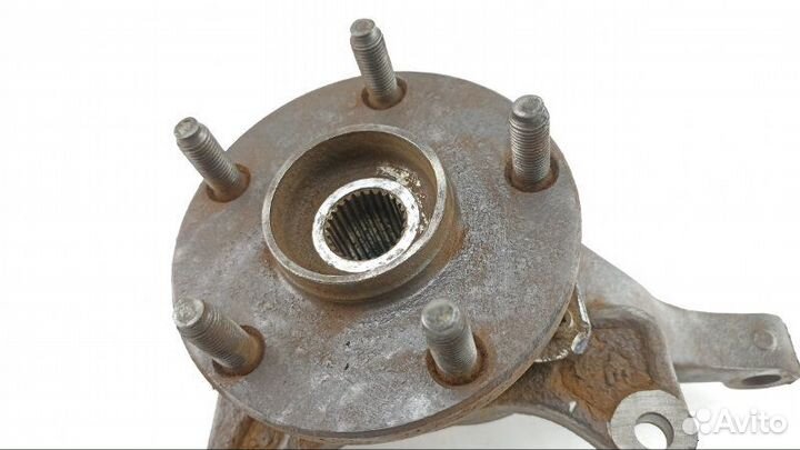 Ступица передняя правая Toyota Noah ZRR75 2010