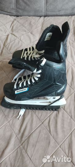 Коньки хоккейные