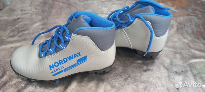 Лыжные ботинки р 33