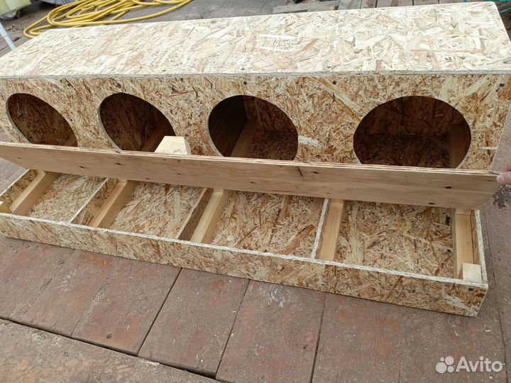 Гнездо для кур с яйцесборником