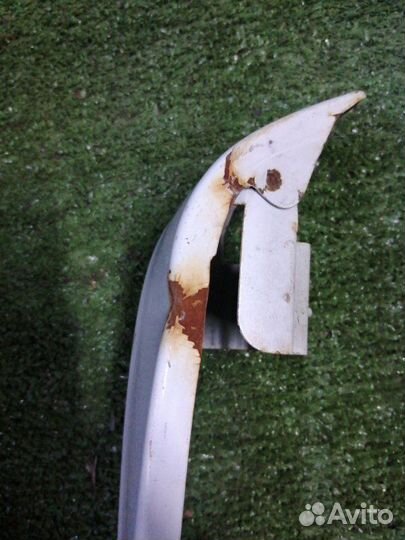 Накладка под фонарь правая Nissan Sunny FB15 QG15