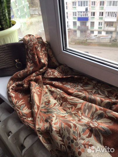 Шарфы и палантины