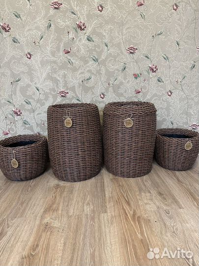 Кашпо из искусственного ротанга