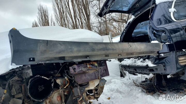 Накладка порога правая.Volvo XC90.2008г