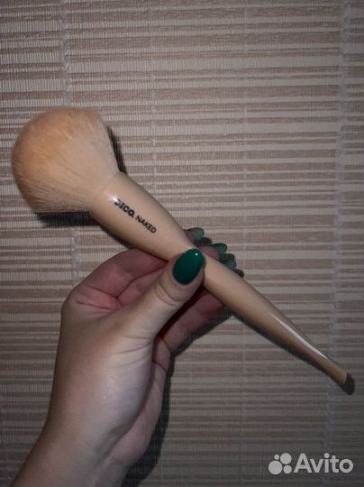 Кисть для макияжа deco. naked