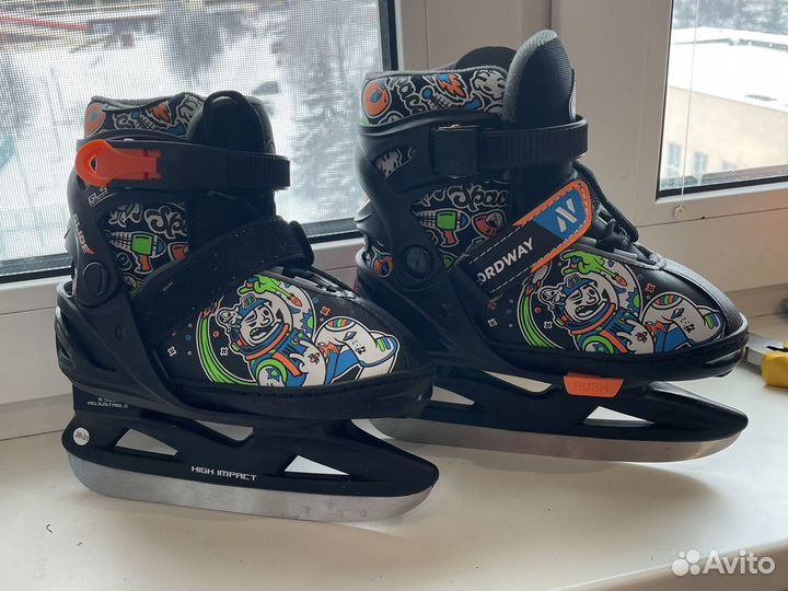 Коньки хоккейные