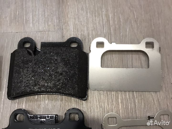 Тормозные колодки задние Touareg VAG 7L6698451B