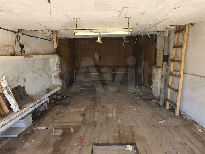 Гараж, > 30 м²