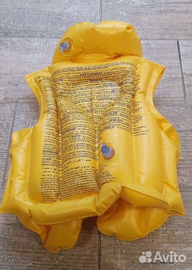 Детский надувной жилет от 1 до 3 лет новый