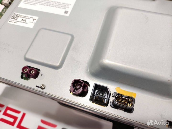 Компьютер бортовой Tesla Model Y 2021 1465772-00-A