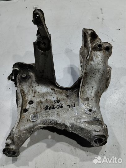 Кронштейн(крепление) переднего подрамника левый