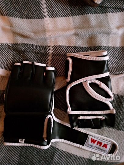 Перчатки для рукопашного боя