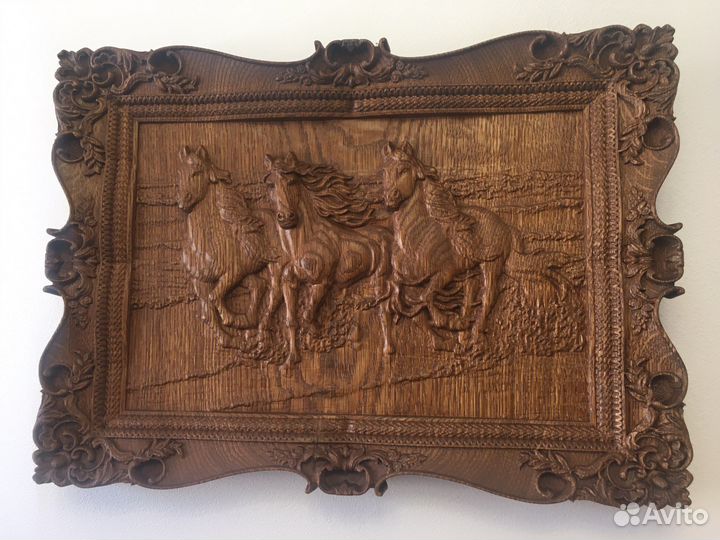 Панно из дуба