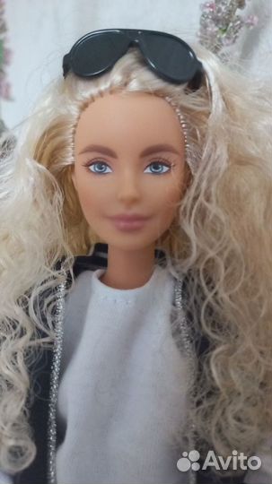 Кукла Barbie Милли bmr