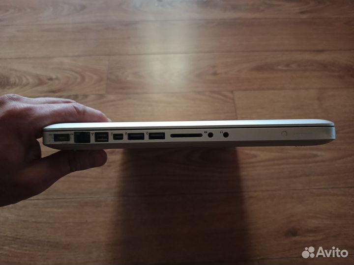 Apple MacBook Pro 15,4- i7