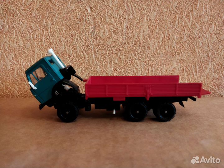 Модель грузовика Камаз СССР