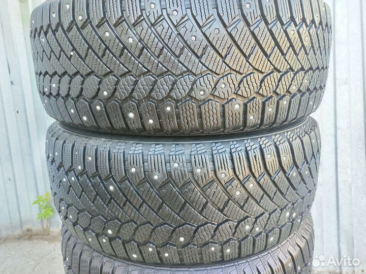 Continental ContiIceContact 4x4 235/55 R17