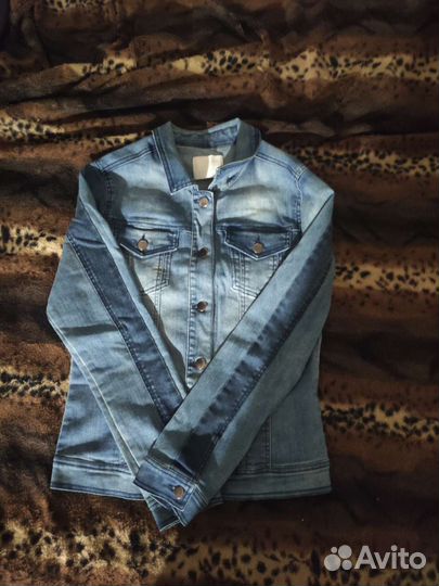 Куртка джинсовая