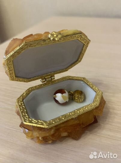 Янтарь шкатулка подвеска