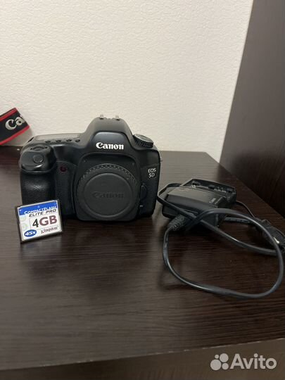 Зеркальный фотоаппарат Canon 5d body