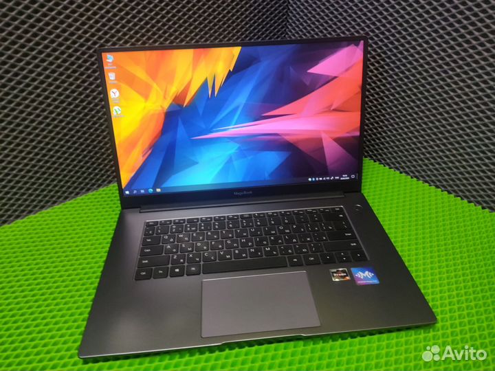 Ноутбук Honor Ryzen5 3500/8/256/Vega8 комплект