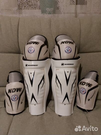 Нагрудник хоккейный