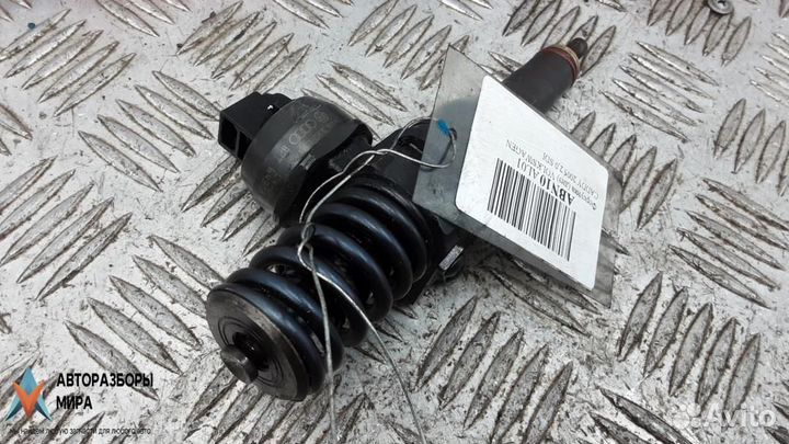 Форсунка Volkswagen Caddy 3 2005 038130