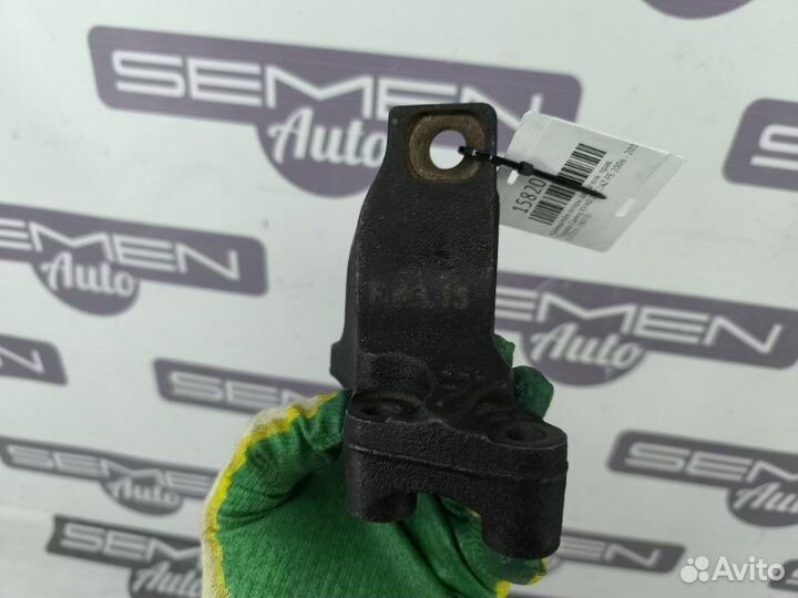 Кронштейн опоры двигателя правый Toyota Camry XV40