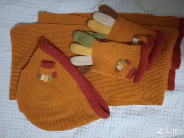 Комплект шапка шарф и перчатки