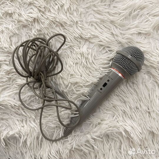 Микрофон для караоке проводной
