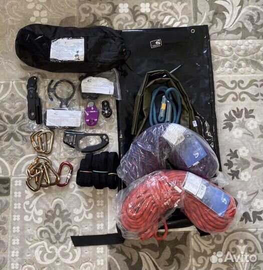 Альпинистское снаряжение новое