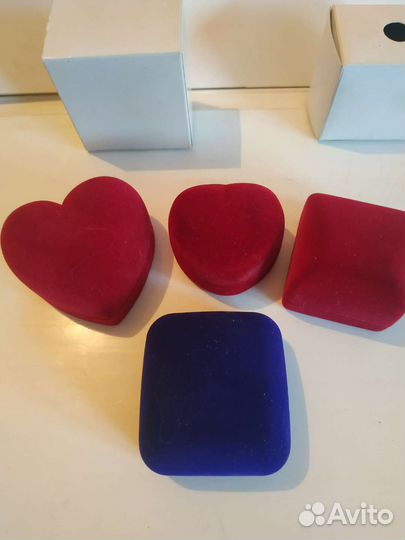 Футляры, коробочки для ювелирных украшений