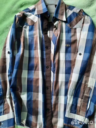 2 жилета,4 рубашки и школьные серые брюки,школа