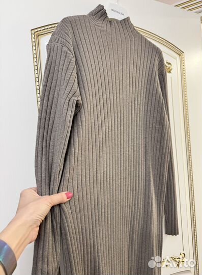 Вязаное платье длинное