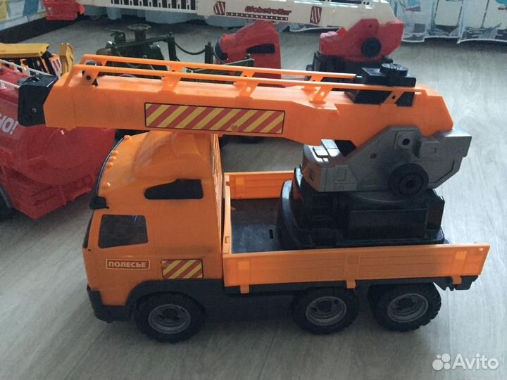 Игрушечные машинки