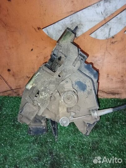 Замок боковой двери передний левый Ford Focus 2004